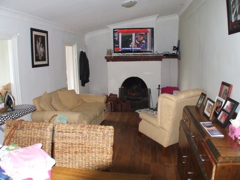 11 Tenth Road, York WA 6302