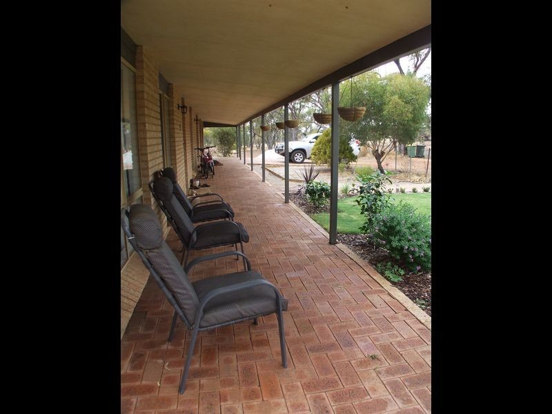 42 Osnaburg Road, York WA 6302