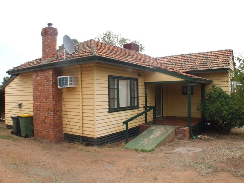 15 Thomson Street, York WA 6302