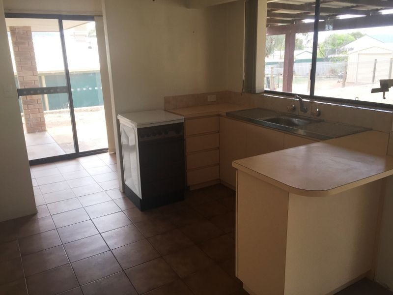 10 Scott Street, York WA 6302