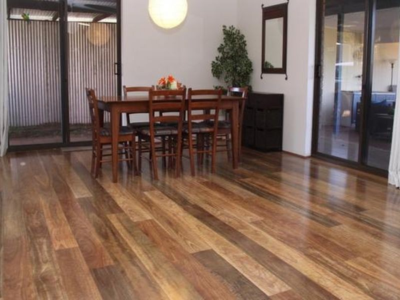 6 Osnaburg Road, York WA 6302