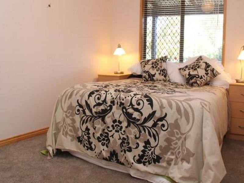 6 Osnaburg Road, York WA 6302