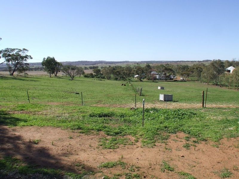 125 Attfield Road, York WA 6302