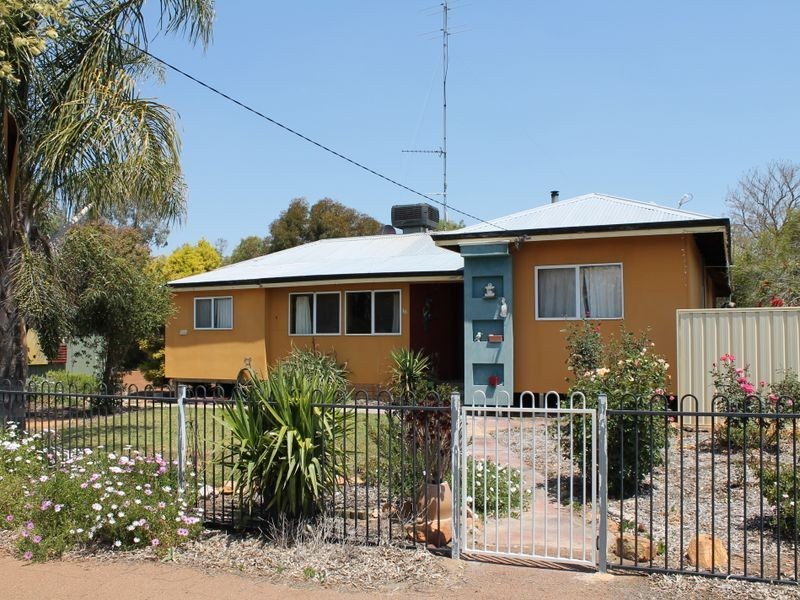 16 Carter Street, Grass Valley WA 6403