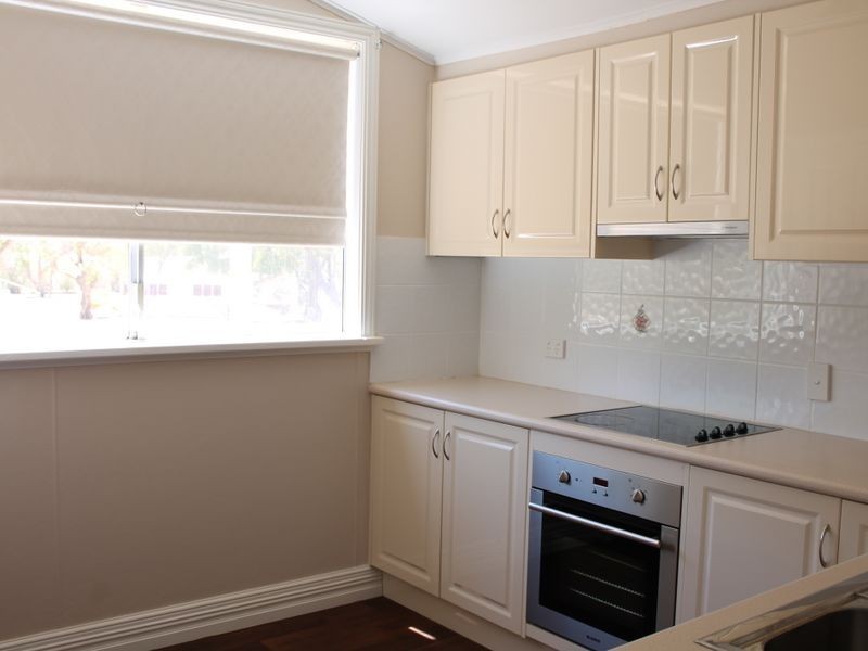 9 South Street, York WA 6302