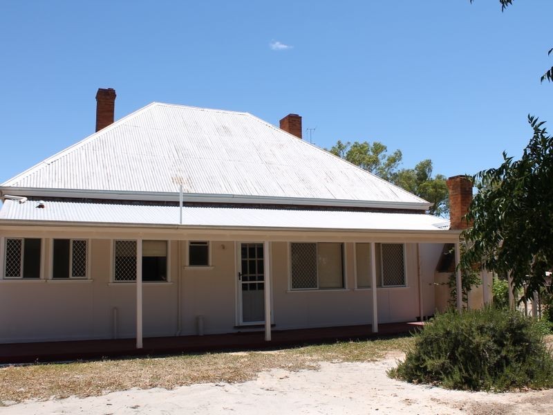 9 South Street, York WA 6302