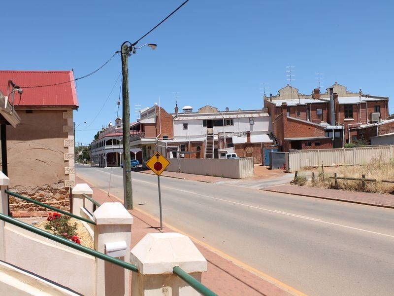9 South Street, York WA 6302