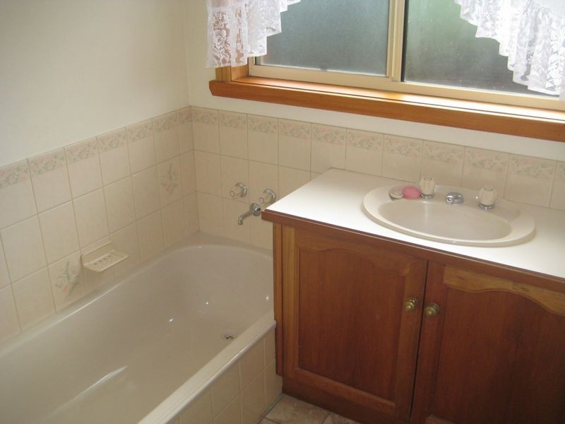 2/64 Las Vegas Drive, Prospect TAS 7250