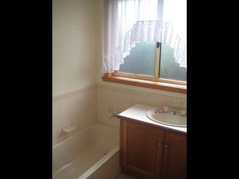 2/64 Las Vegas Drive, Prospect TAS 7250