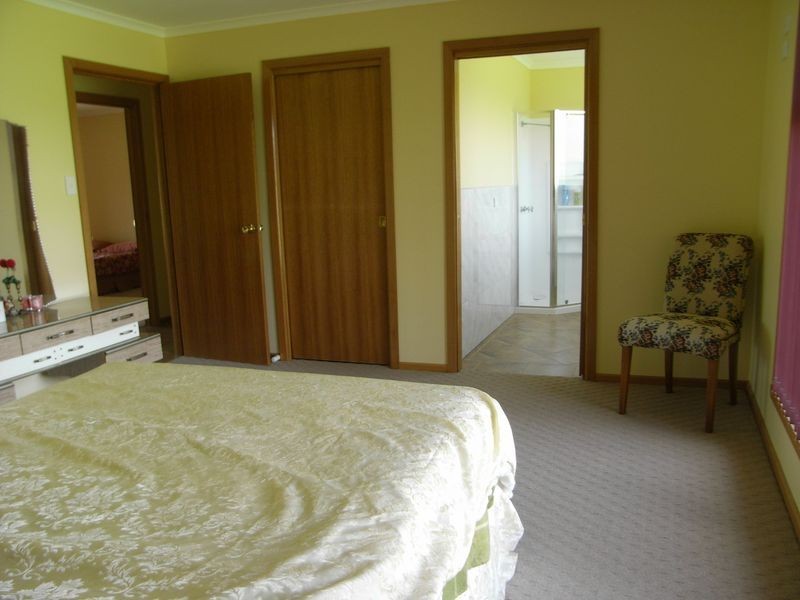 Beauty Point TAS 7270