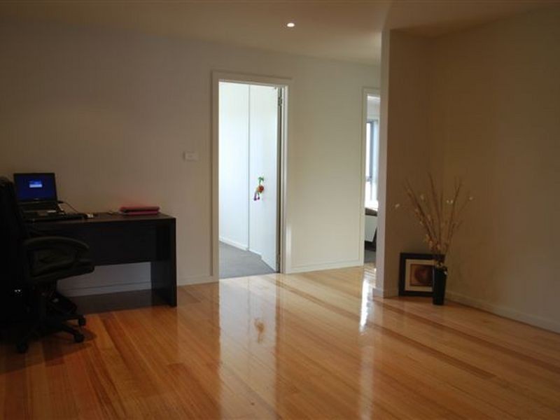 1/9 Monet Place, Newnham TAS 7248