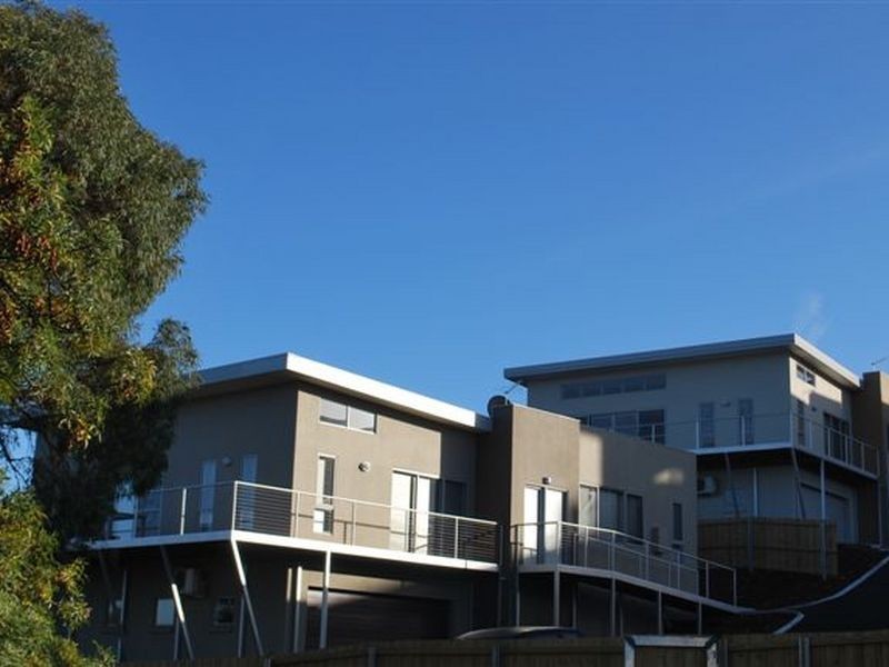 2/9 Monet Place, Newnham TAS 7248