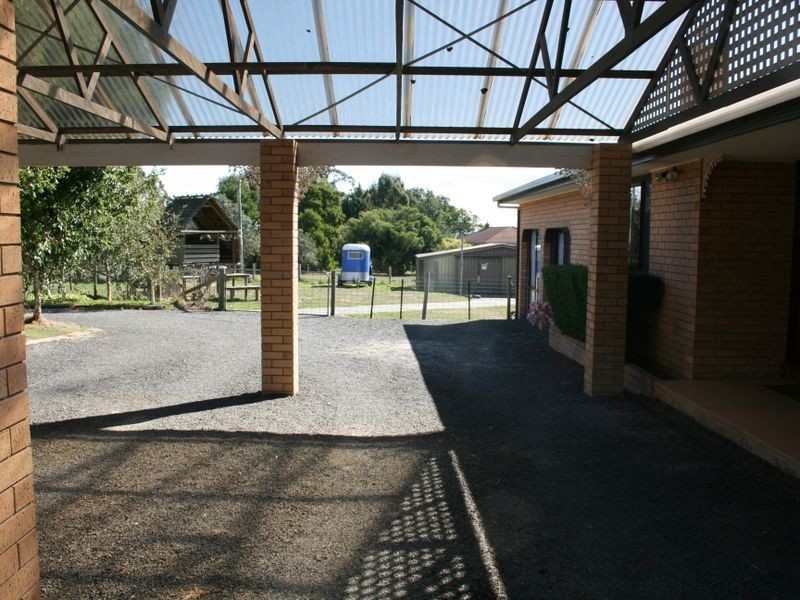 Devon Hills TAS 7300