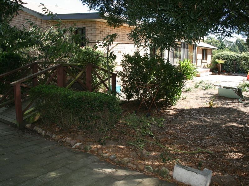 Devon Hills TAS 7300