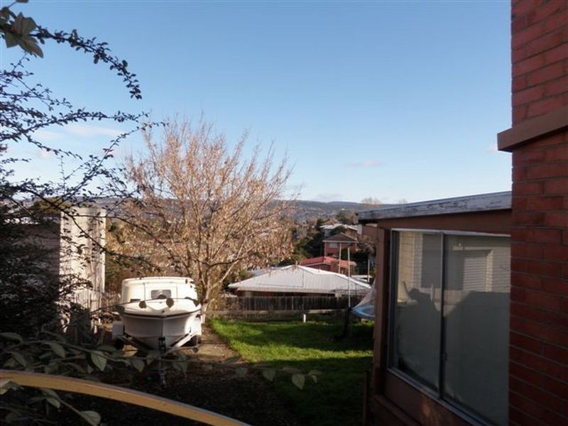 12 Crandon Crescent, Newnham TAS 7248