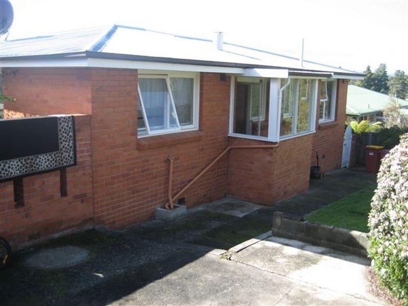 17 Meadowbank Road, Newnham TAS 7248