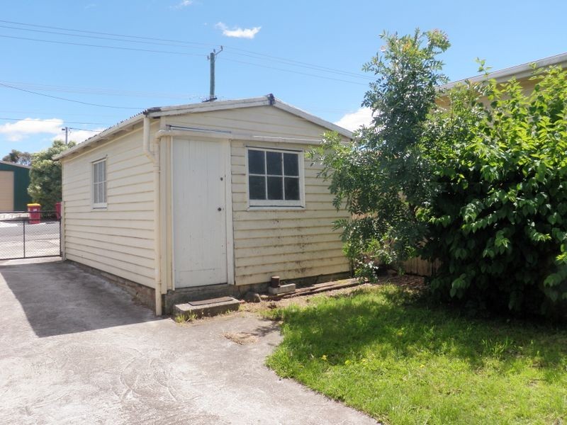 16 Walkers Avenue, Newnham TAS 7248