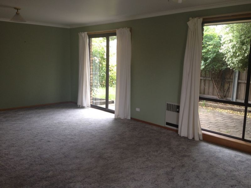 1 / 13 Newnham Court, Newnham TAS 7248