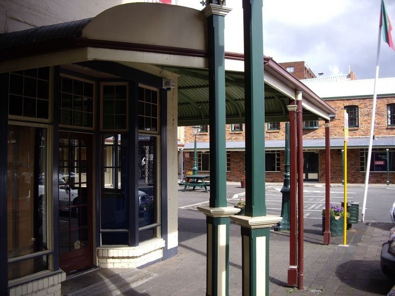 23/ Yorktown Square, Launceston TAS 7250