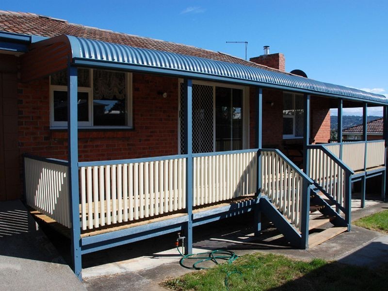 7 Cedar Street, Newnham TAS 7248