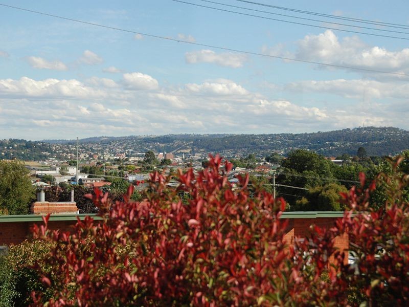 7 Cedar Street, Newnham TAS 7248