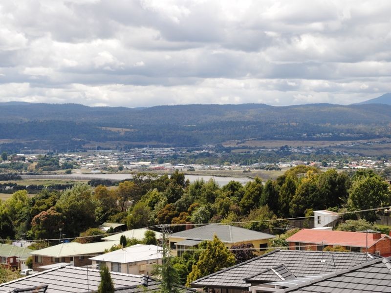 13 Chevron Place, Riverside TAS 7250