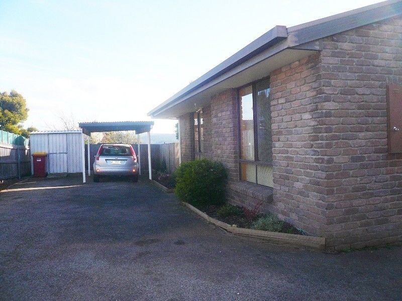 2 / 19 Wallace Street, Newnham TAS 7248