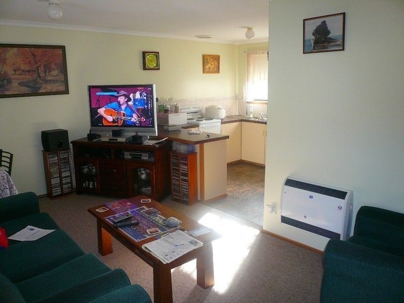 2 / 19 Wallace Street, Newnham TAS 7248