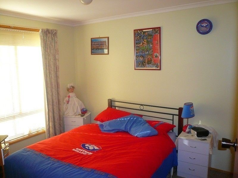 2 / 19 Wallace Street, Newnham TAS 7248