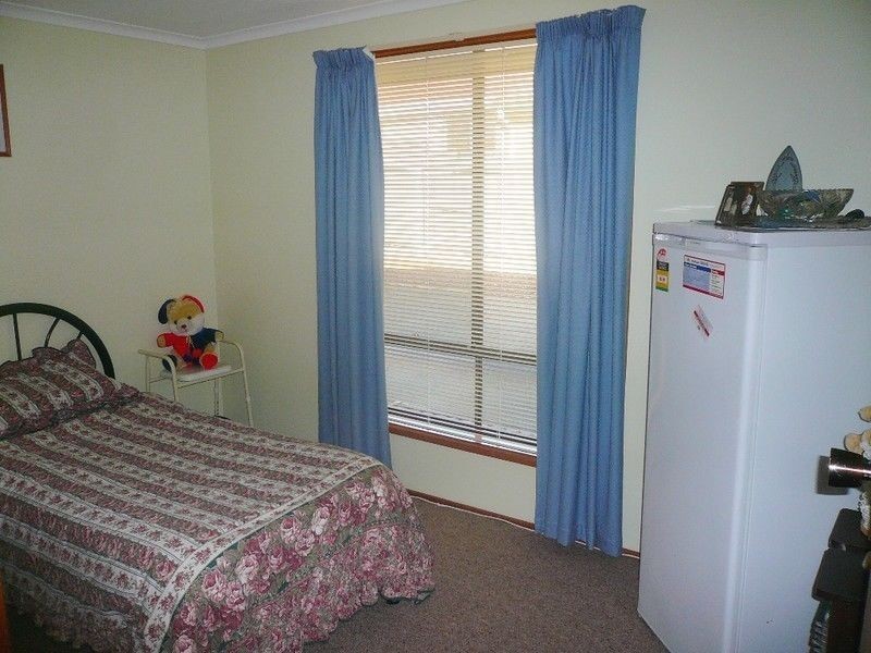 2 / 19 Wallace Street, Newnham TAS 7248