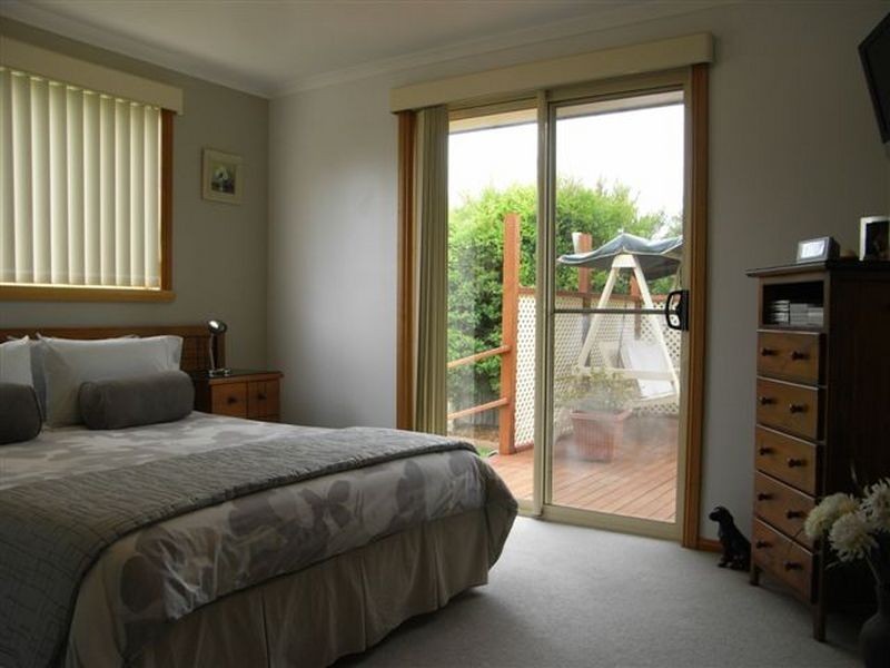 1 Kitchener Avenue, Beauty Point TAS 7270