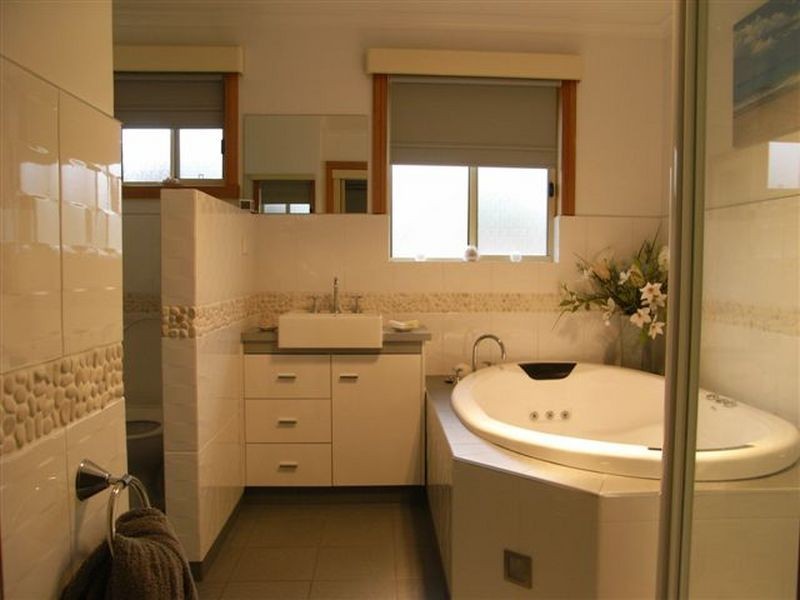 1 Kitchener Avenue, Beauty Point TAS 7270