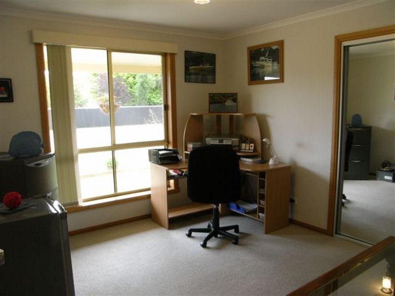 1 Kitchener Avenue, Beauty Point TAS 7270
