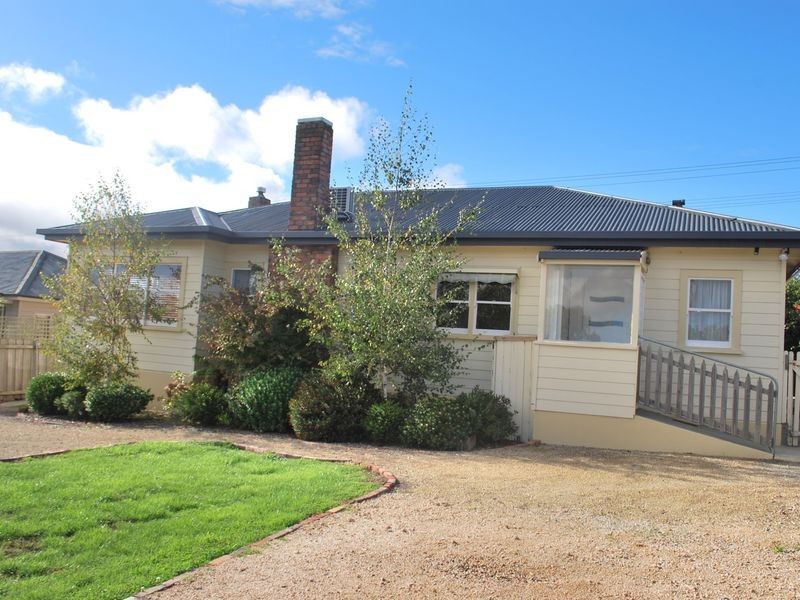 8 Freeland Crescent, Riverside TAS 7250