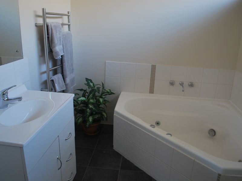 8 Freeland Crescent, Riverside TAS 7250