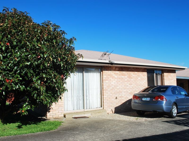 1/16 Bishops Drive, Newnham TAS 7248