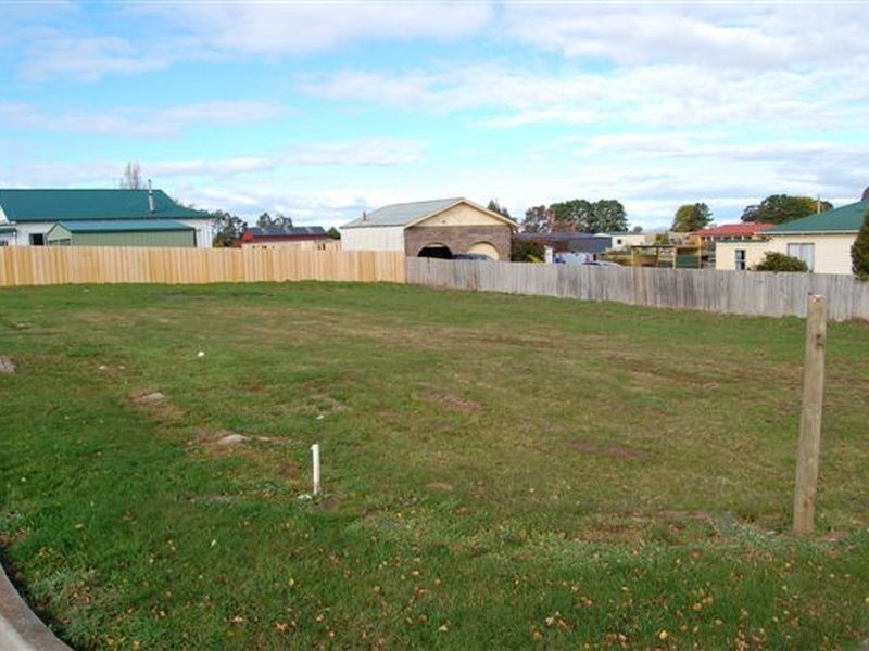 1/19 Macquarie Street, Cressy TAS 7302