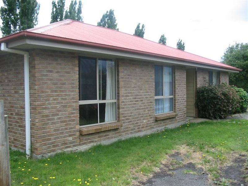 1/4 Rogers Retreat, Newnham TAS 7248