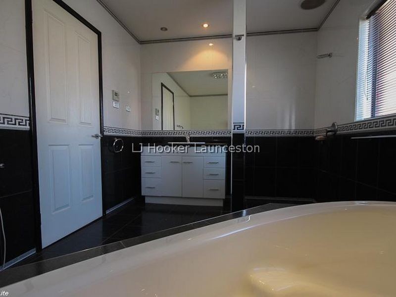 8 Atlas Street, Newstead TAS 7250