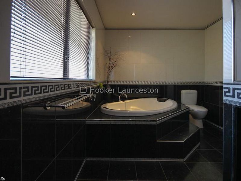 8 Atlas Street, Newstead TAS 7250