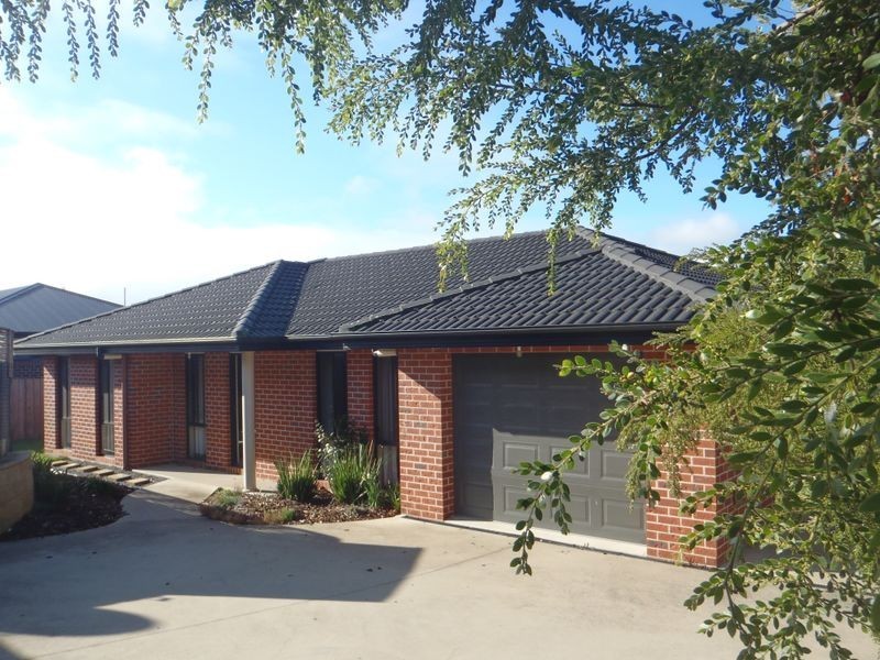 2/17 Henry Grove (off Fulton St), Legana TAS 7277