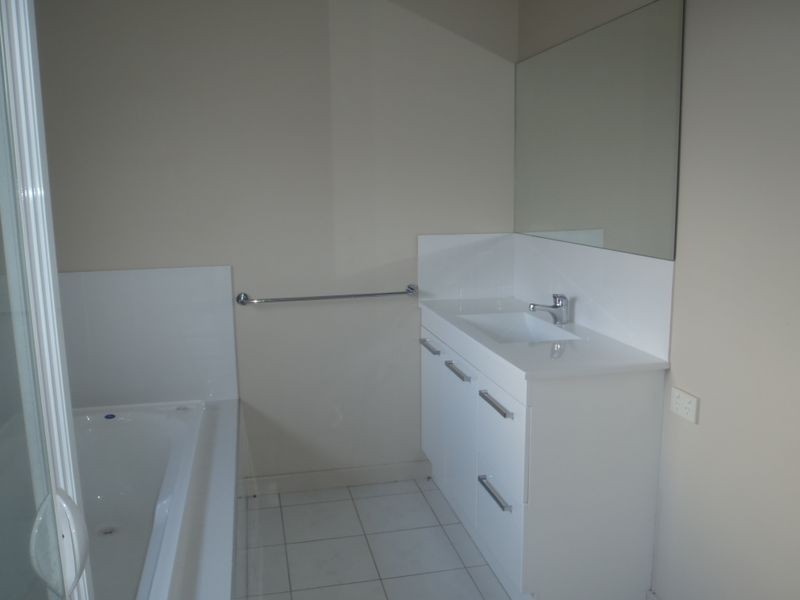 2/17 Henry Grove (off Fulton St), Legana TAS 7277