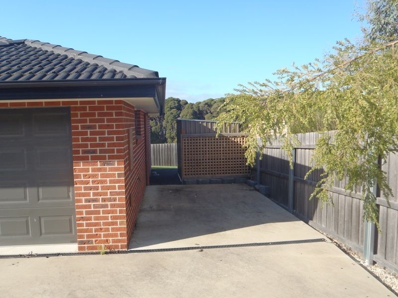 2/17 Henry Grove (off Fulton St), Legana TAS 7277