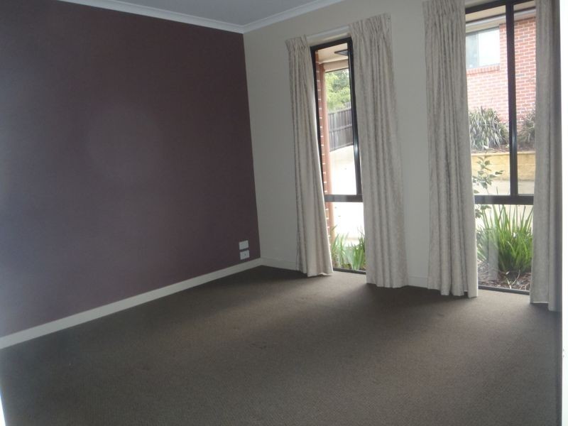 2/17 Henry Grove (off Fulton St), Legana TAS 7277