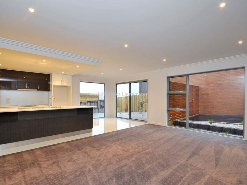 6/161 Alanvale Road, Newnham TAS 7248