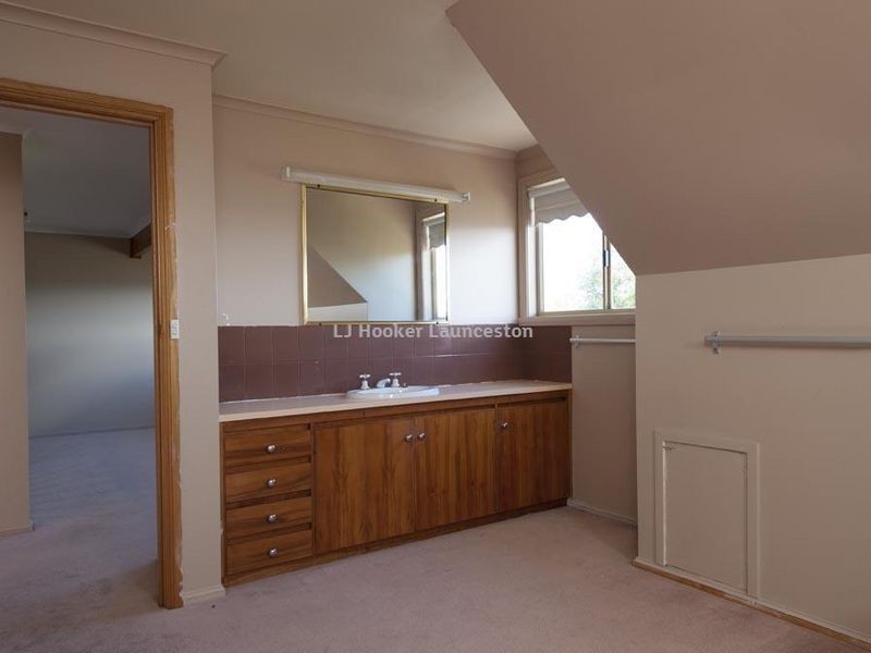 6 Beaumaris Court, Trevallyn TAS 7250