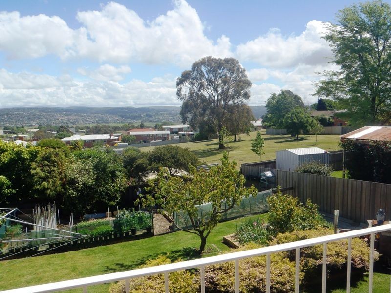 28 Laver Grove, Newnham TAS 7248