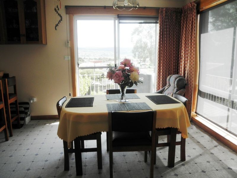 28 Laver Grove, Newnham TAS 7248