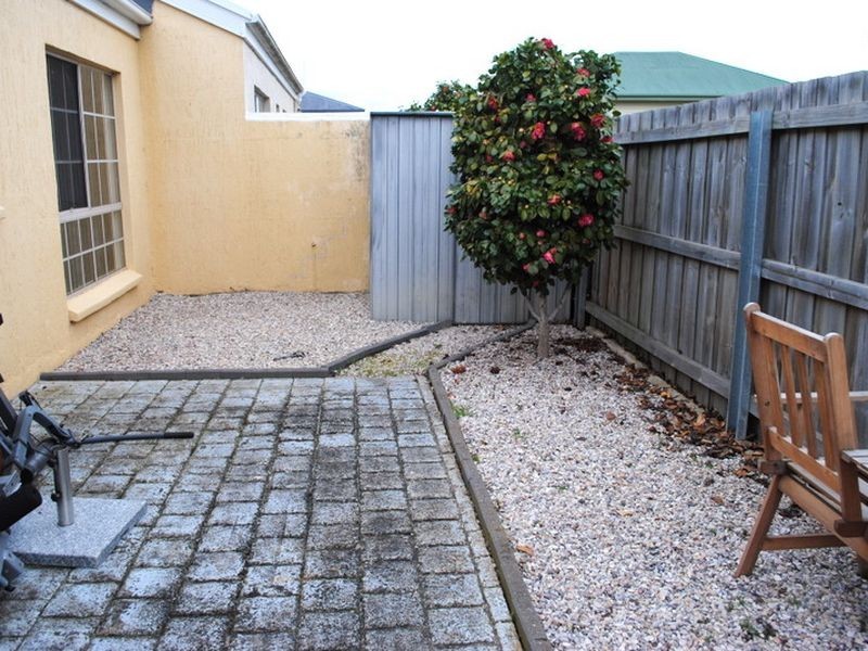 2/7 Pine Ave, Newstead TAS 7250