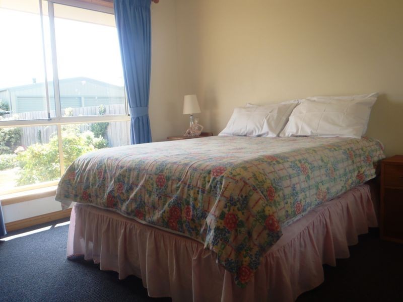 10 Comice Place, Newnham TAS 7248